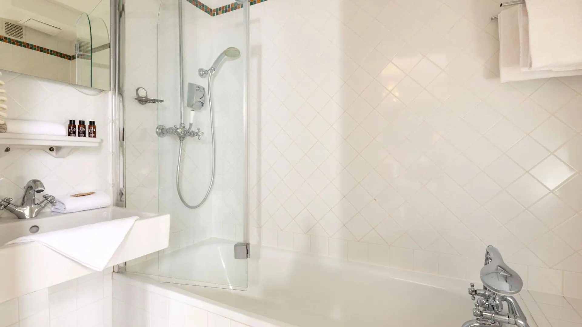 Saint Pierre Hotel Paris